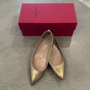Valentino Rockstud Gold Flats